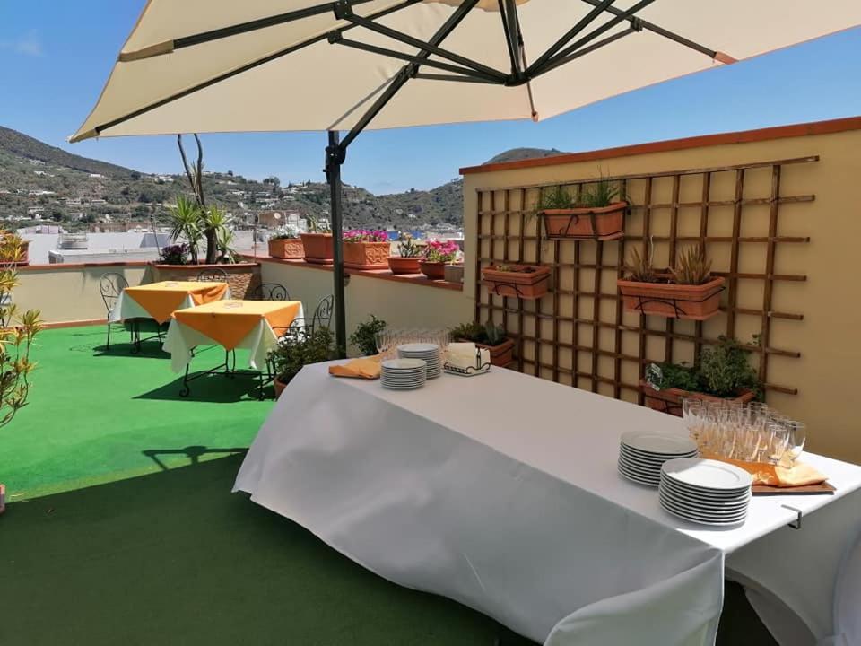 Hotel La Filadelfia Lipari  Buitenkant foto