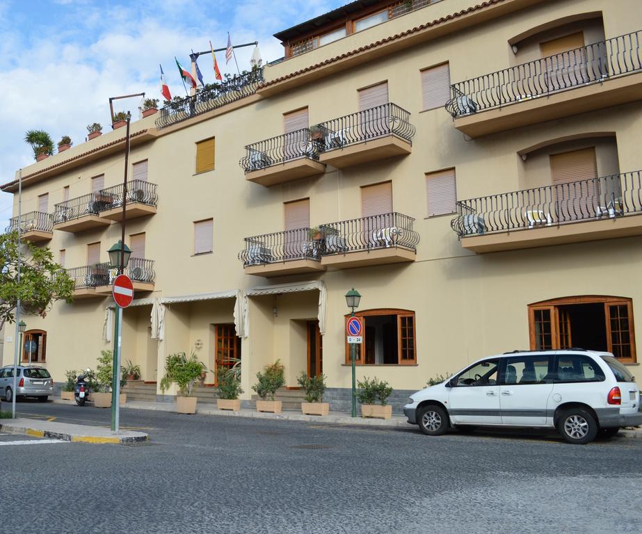 Hotel La Filadelfia Lipari  Buitenkant foto